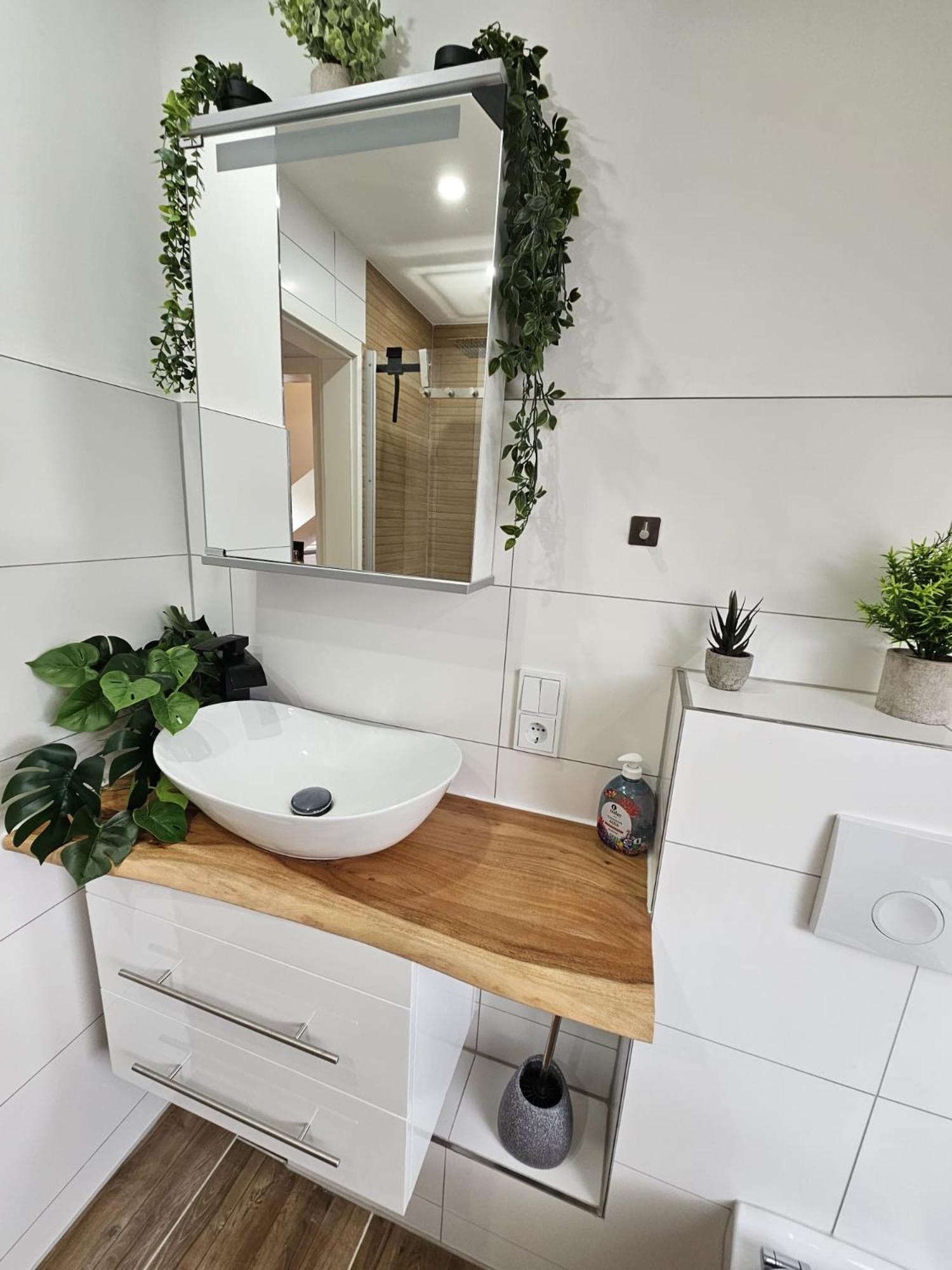 Tautraum Suite Mit Whirlpool Und Gruenem Ausblick 威廉港 外观 照片